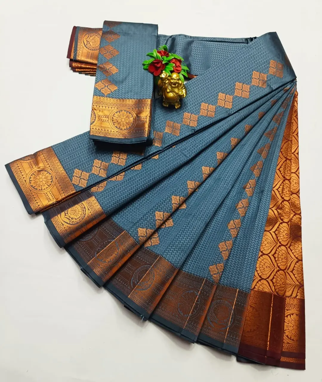 KANCHIPURAM ELEGANT WEDDING SAREES WITH BLOUSE PIECE