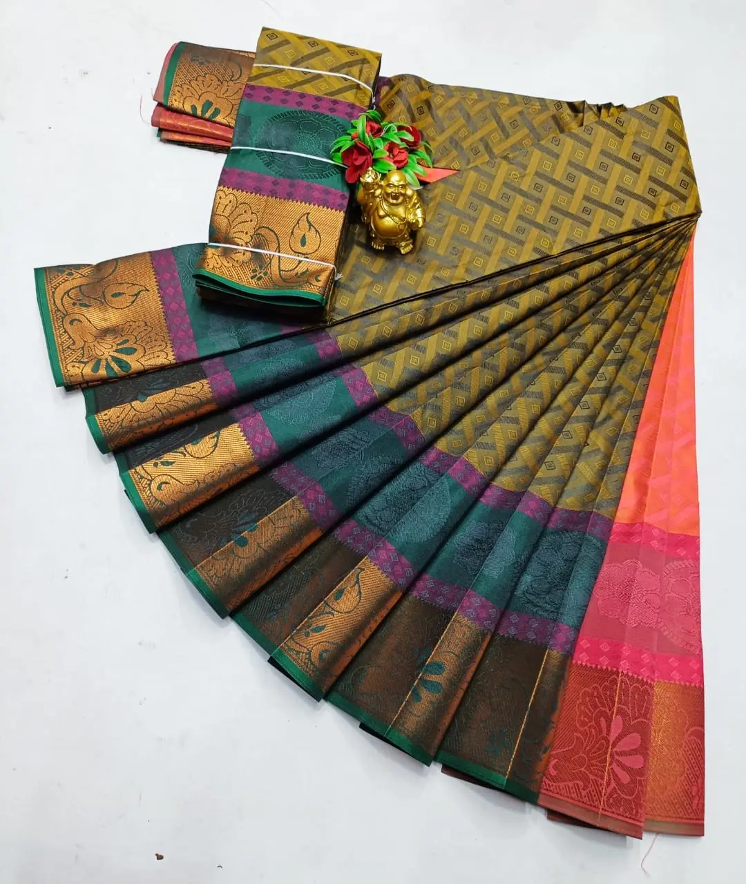 3D EMBOSSED SILK SAREE WITH BLOUSE PIECE FOR ETHNIC WEAR