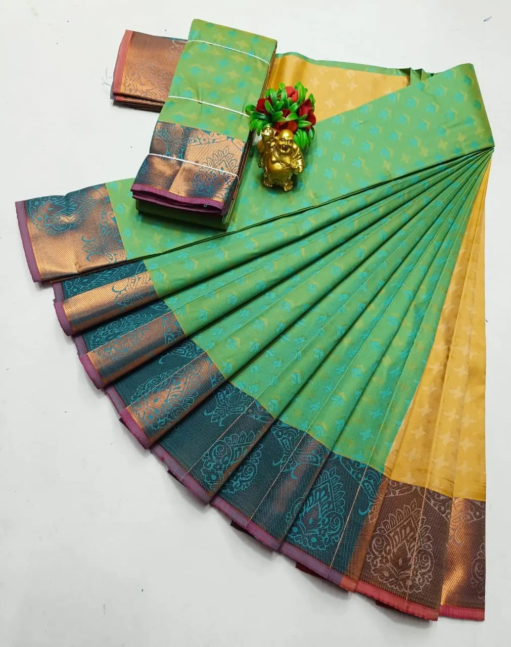 3D EMBOSSED SILK SAREE WITH BLOUSE PIECE FOR ETHNIC WEAR