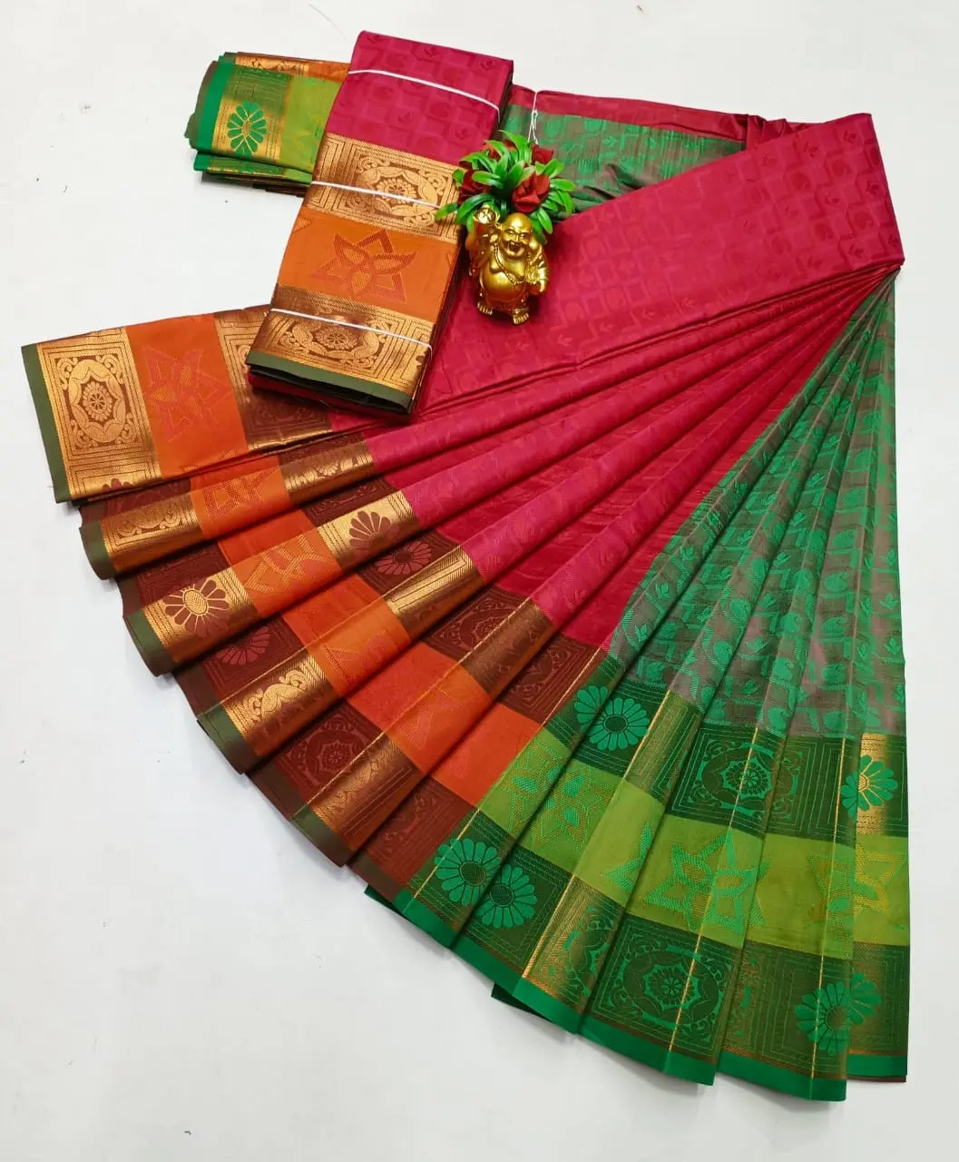 3D EMBOSSED SILK SAREE WITH BLOUSE PIECE FOR ETHNIC WEAR