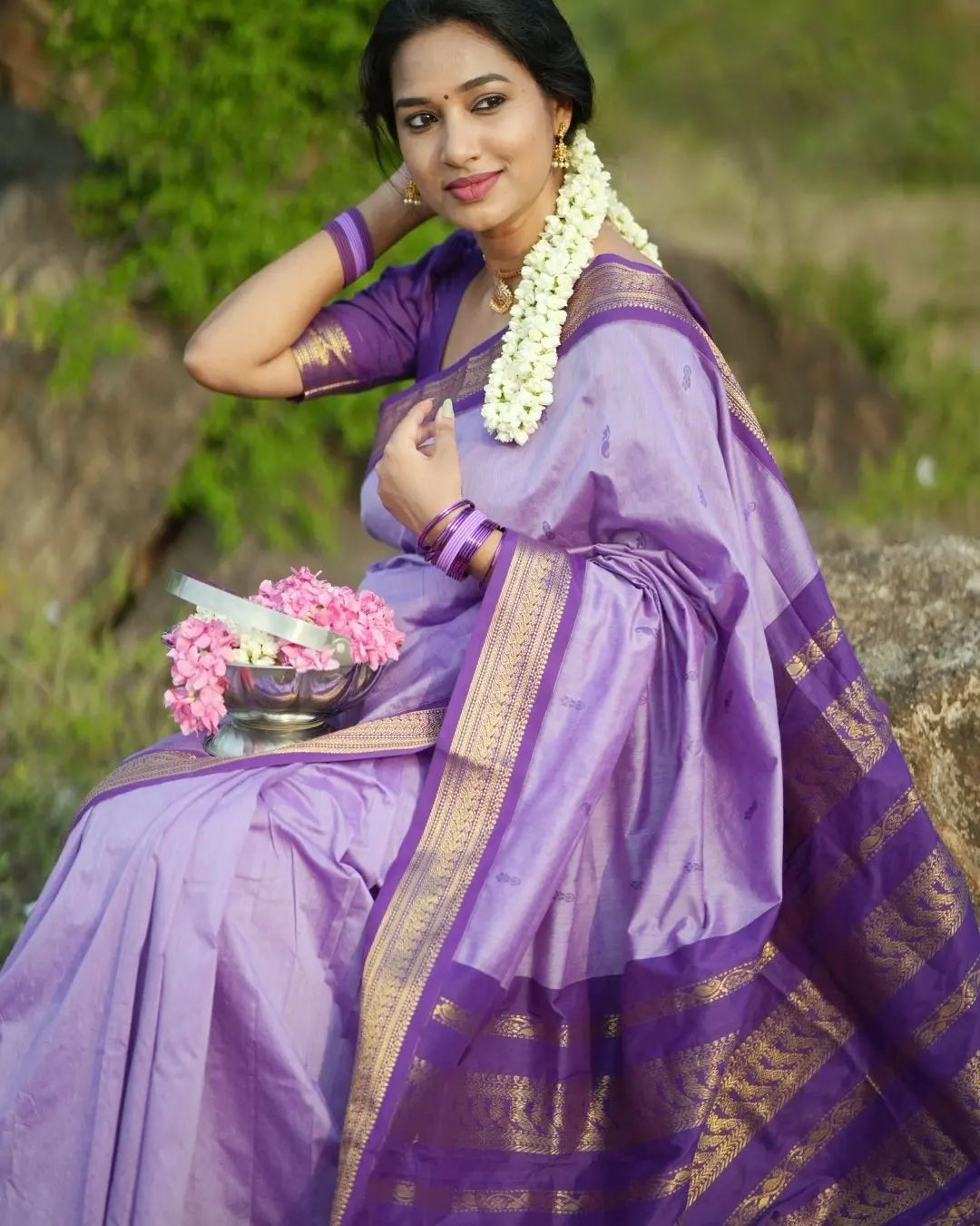 Unique Queen's  Women's Premium Quality Kalyani Cotton Silk Saree with Zari Border with running Blouse 009