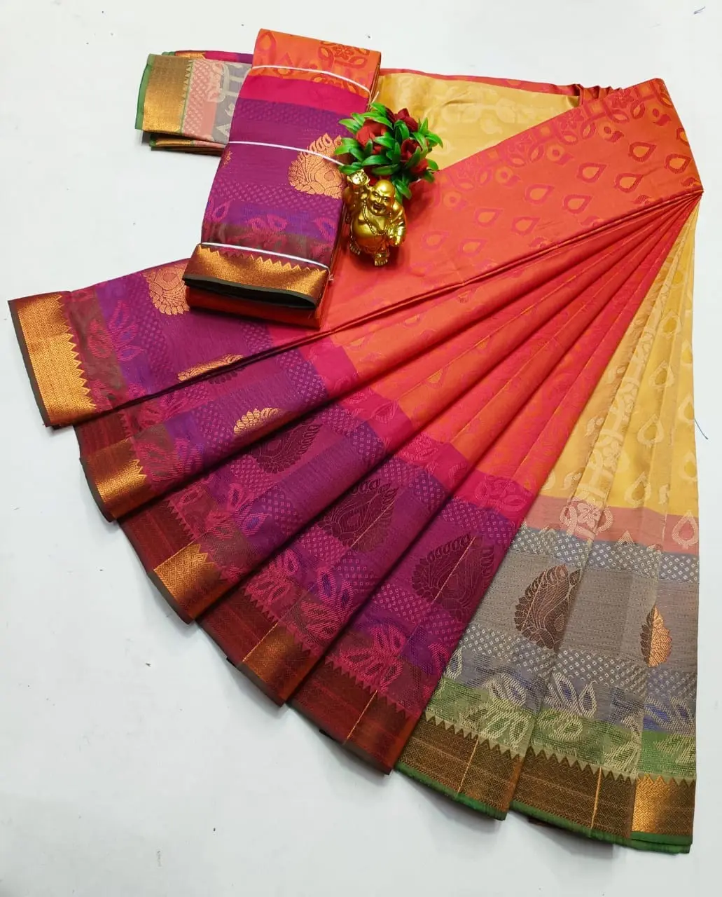 3D EMBOSSED SILK SAREE WITH BLOUSE PIECE FOR ETHNIC WEAR