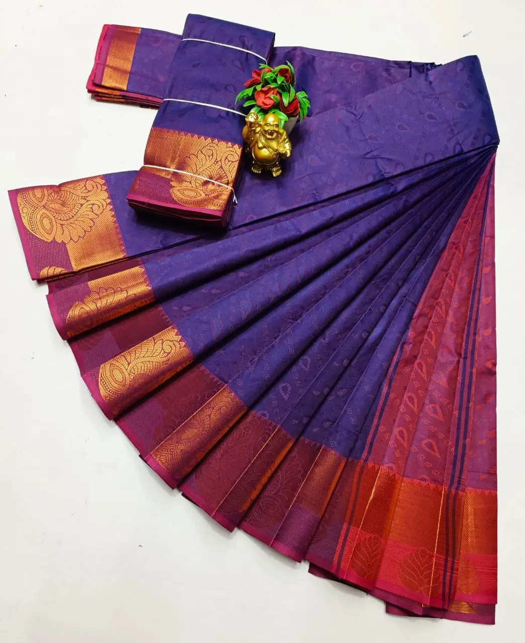 3D EMBOSSED SILK SAREE WITH BLOUSE PIECE FOR ETHNIC WEAR