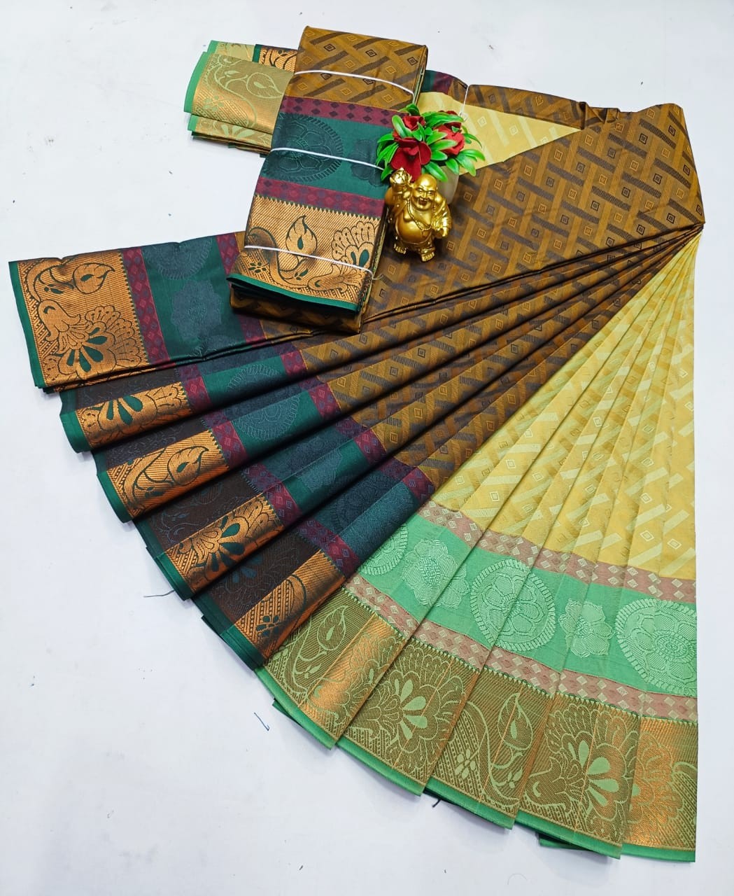 3D EMBOSSED SILK SAREE WITH BLOUSE PIECE FOR ETHNIC WEAR