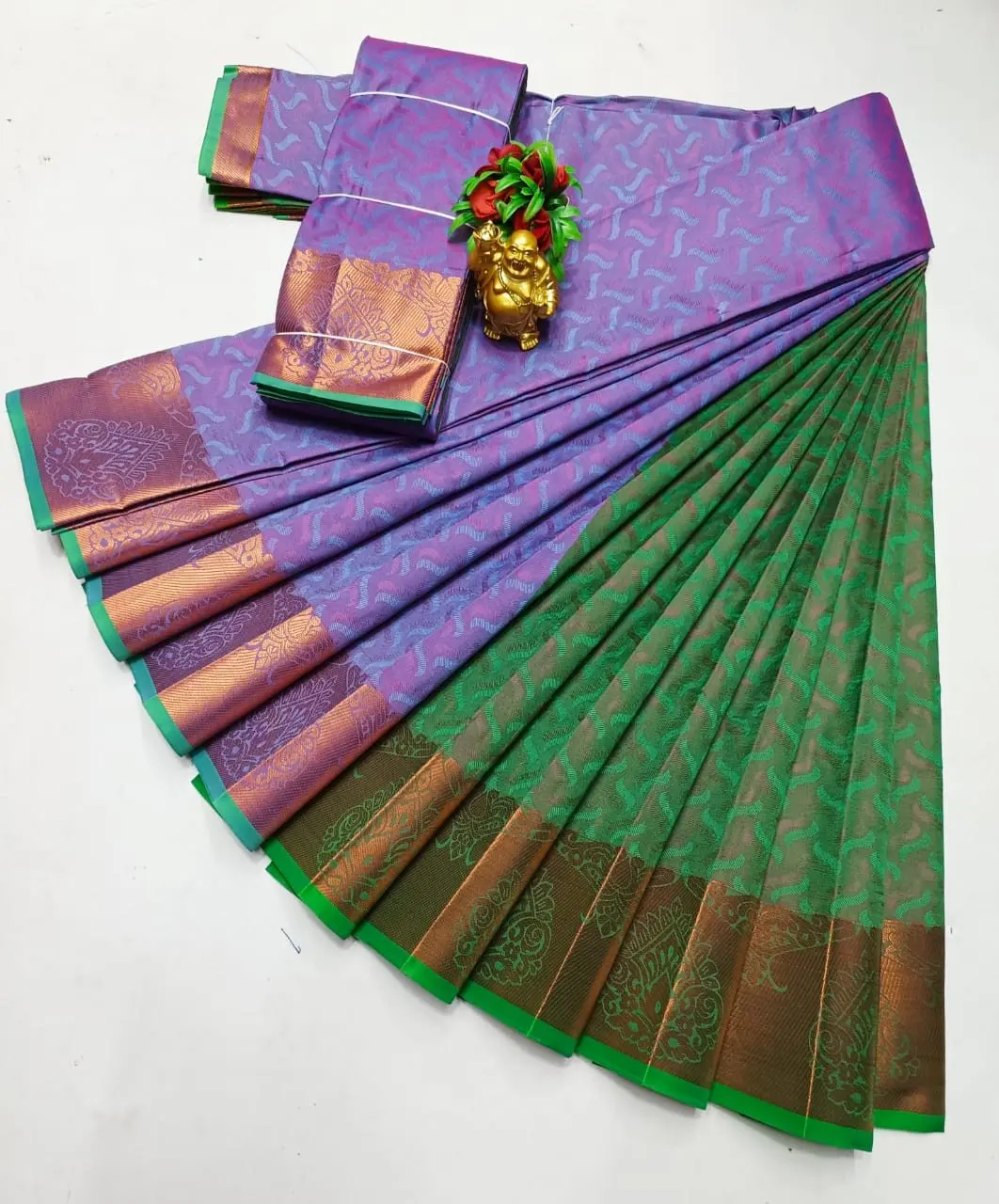 3D EMBOSSED SILK SAREE WITH BLOUSE PIECE FOR ETHNIC WEAR