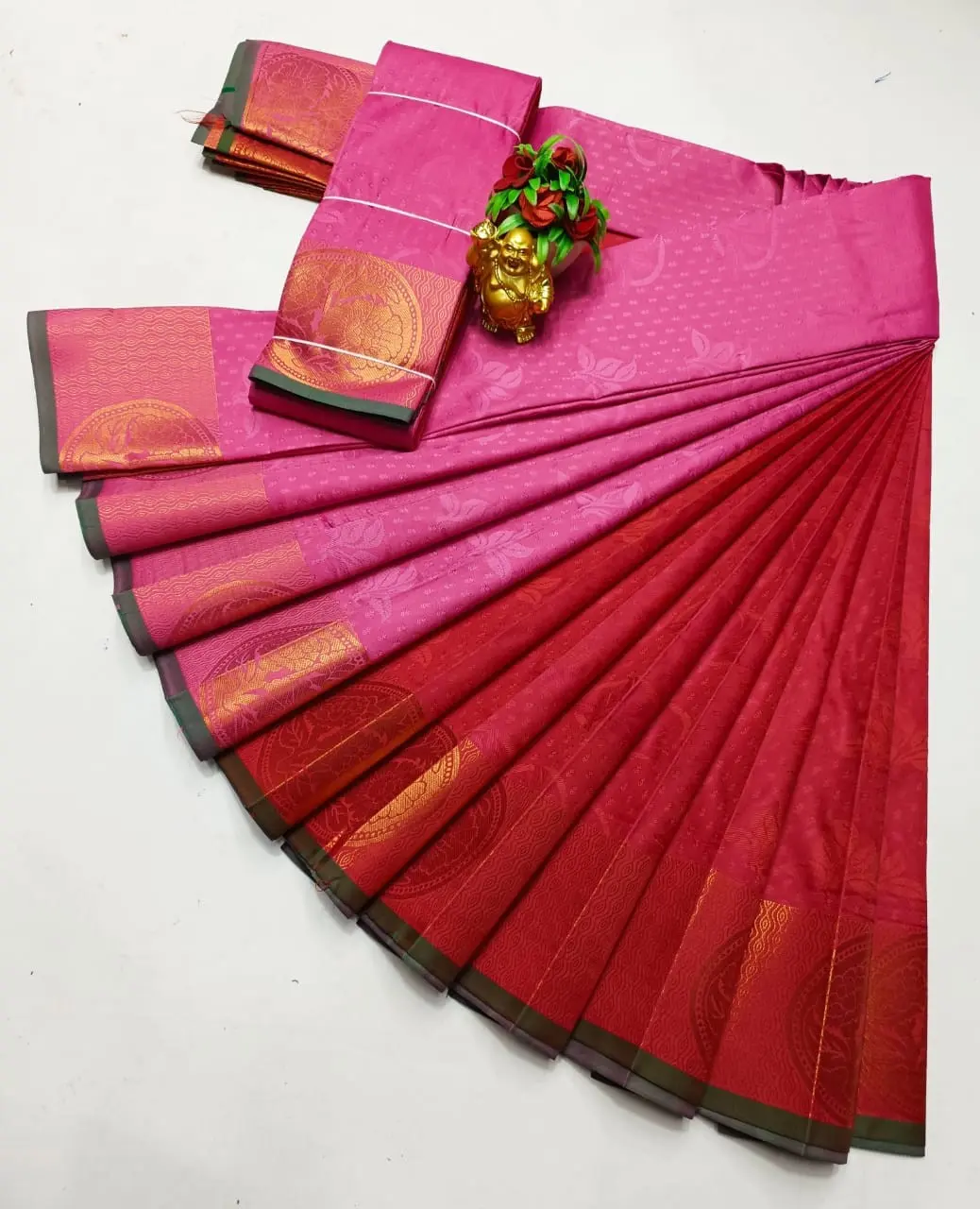 3D EMBOSSED SILK SAREE WITH BLOUSE PIECE FOR ETHNIC WEAR