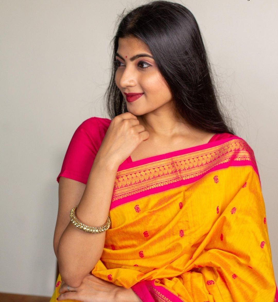 Unique Queen's Women's Premium Quality Kalyani Cotton Silk Saree with Zari  Border with running Blouse 007